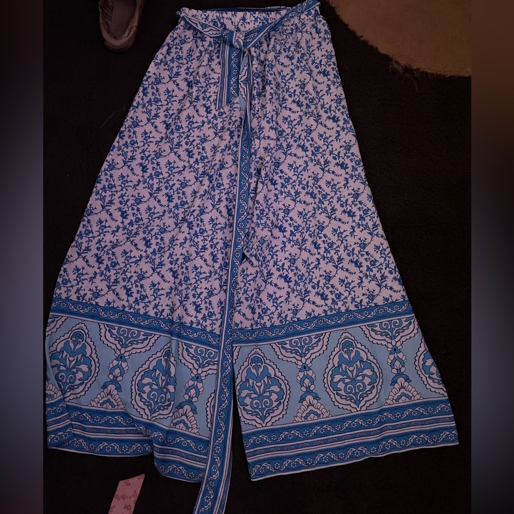 Printed flowy pants